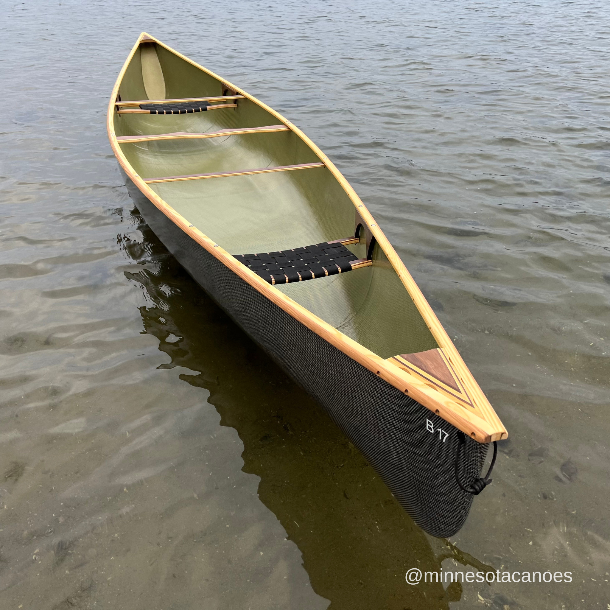 B 17 (17' 0") IXP w/Wood Trim Tandem Northstar Canoe