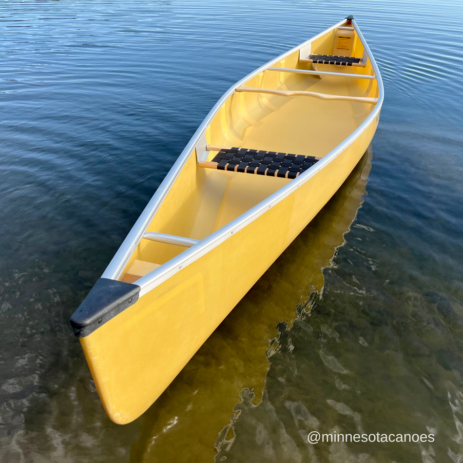 ADIRONDACK (16' 0") Aramid Ultra-light w/Silver VersiGunwale Trim Tandem Wenonah Canoe