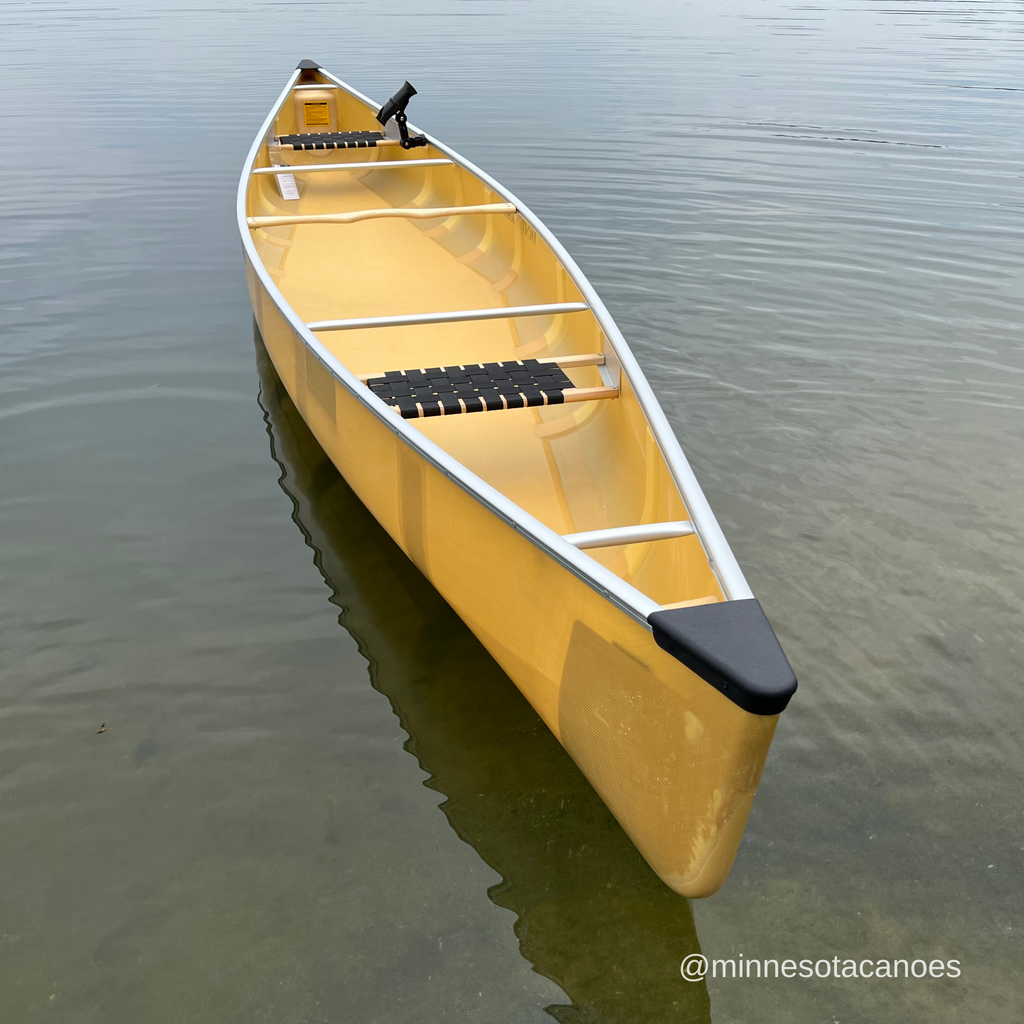 BASSWOOD 18 (18' 0") Aramid Ultra-light Tandem Wenonah Canoe