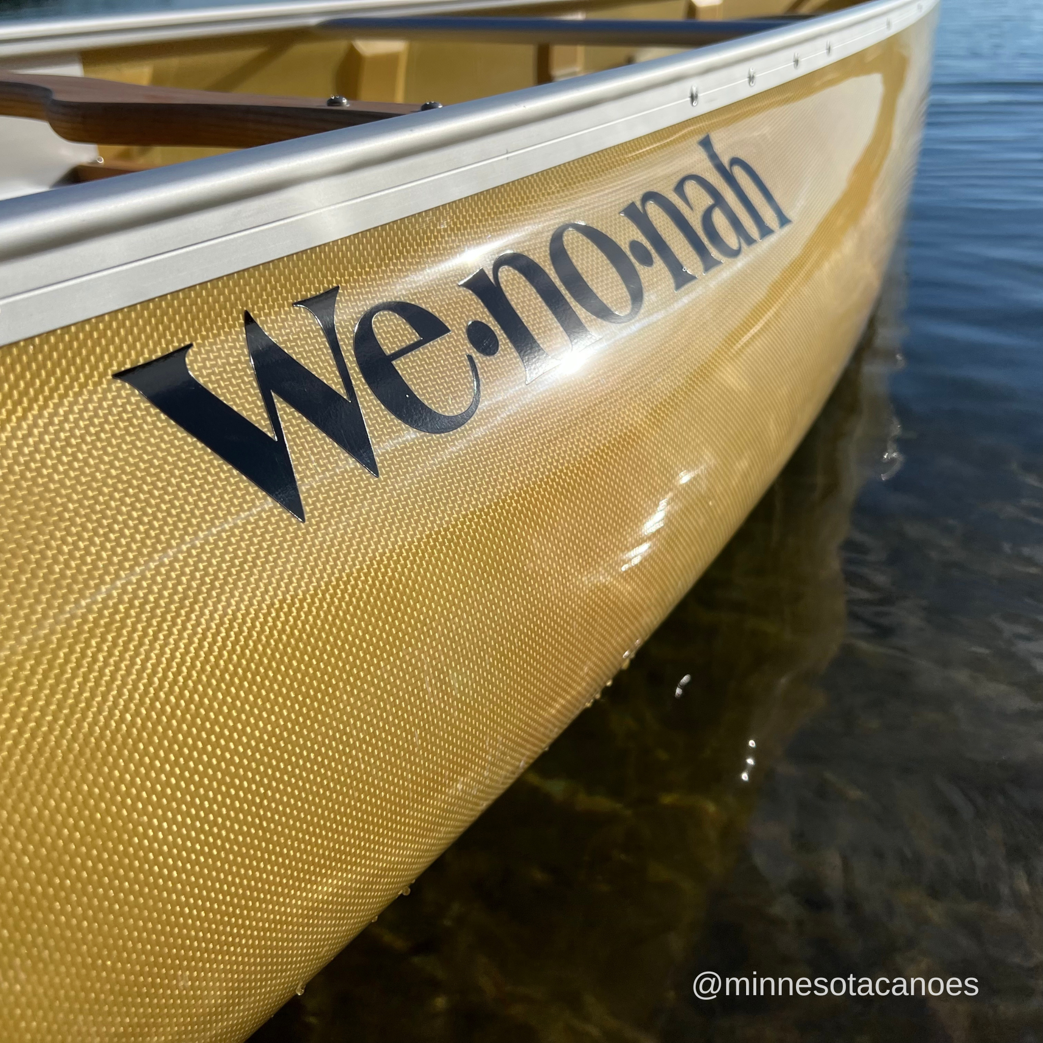 ESCAPADE (16' 6") Aramid Ultra-light w/VersiGunwale Tandem and Solo Wenonah Canoe