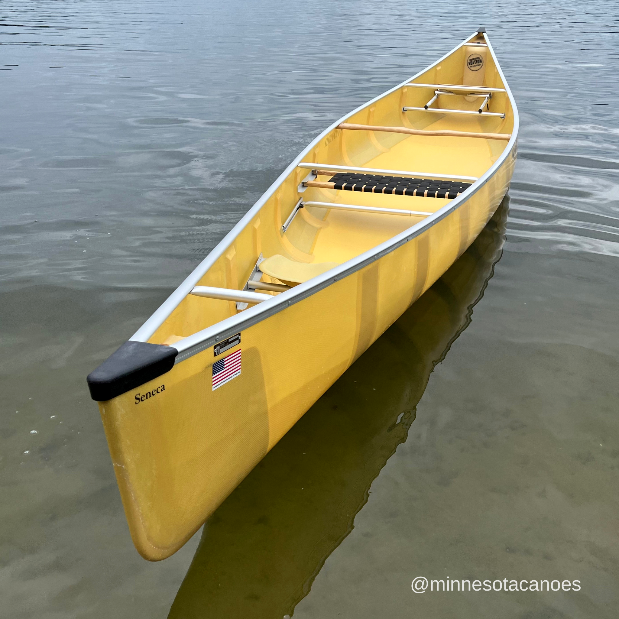 SENECA (19' 4") Aramid Ultra-light Tandem Wenonah Canoe with 3 Seats