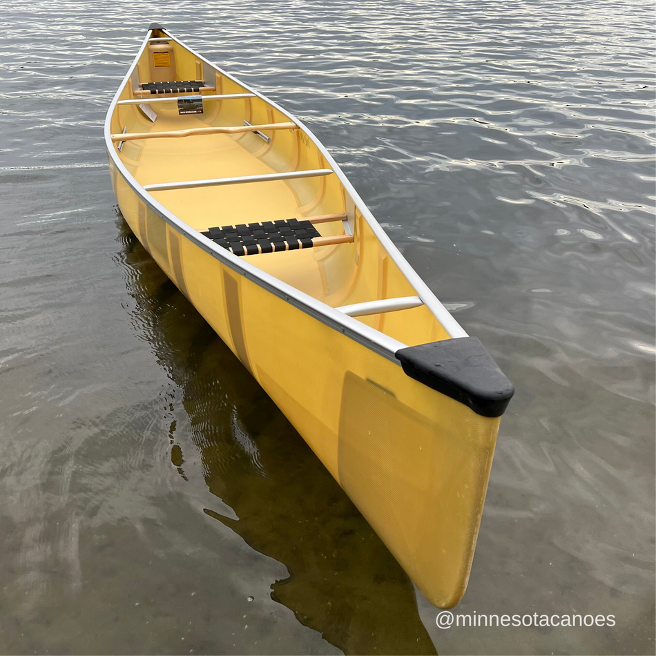 CHAMPLAIN (18' 0") Aramid Ultra-light w/Silver Trim Tandem Wenonah Canoe