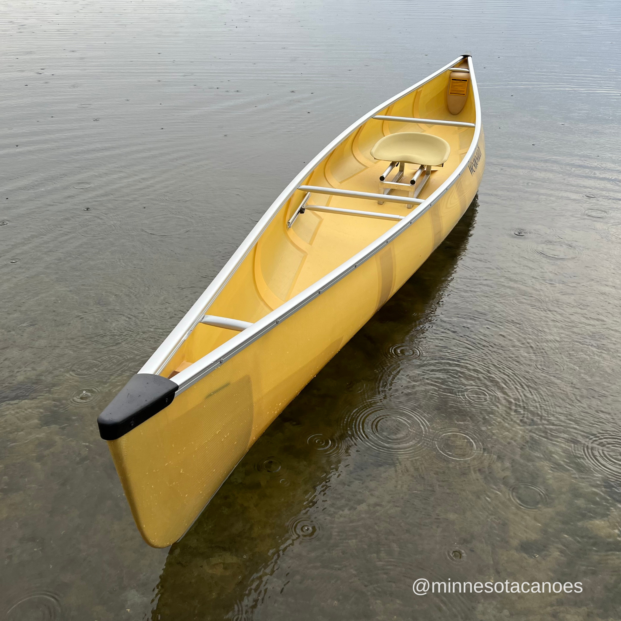 PRISM (16' 6") Aramid Ultra-light w/Silver VersiGunwale Trim Solo Wenonah Canoe