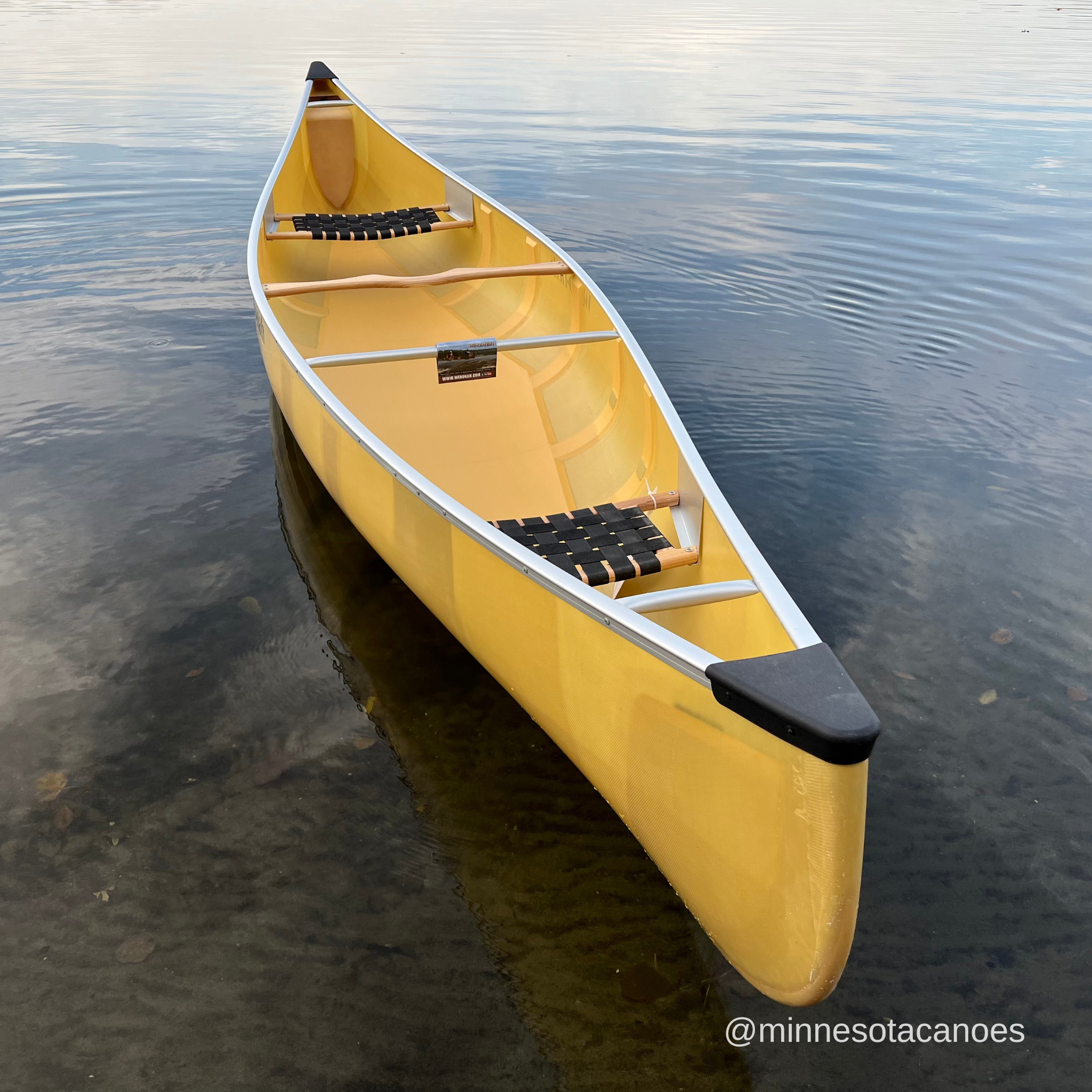 PROSPECTOR 16 (16' 0") Aramid Ultra-light w/Silver Trim Tandem Wenonah Canoe