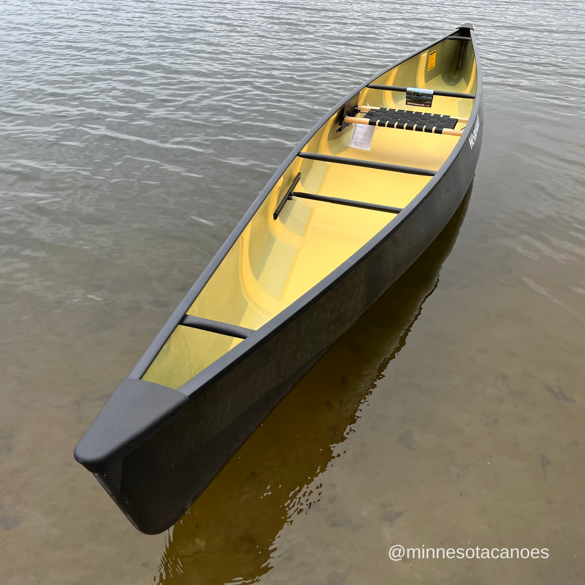 WILDERNESS (15' 4") Graphite Ultra-light w/Black Trim Solo Wenonah Canoe